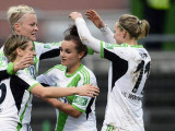 Nilla Fischer (li.) traf zum wichtigen Ausgleich (Quelle: VfL Wolfsburg)