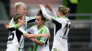VfL Wolfsburg rückt auf Platz 2 vor 131211 Frauen Freiburg 4dabd7e5fa 300x167 VfL Wolfsburg rückt auf Platz 2 vor